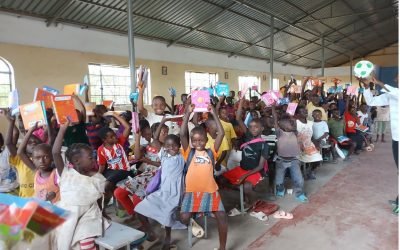 Übungshefte, Bälle und Springseile für die Kinder im Savio Club